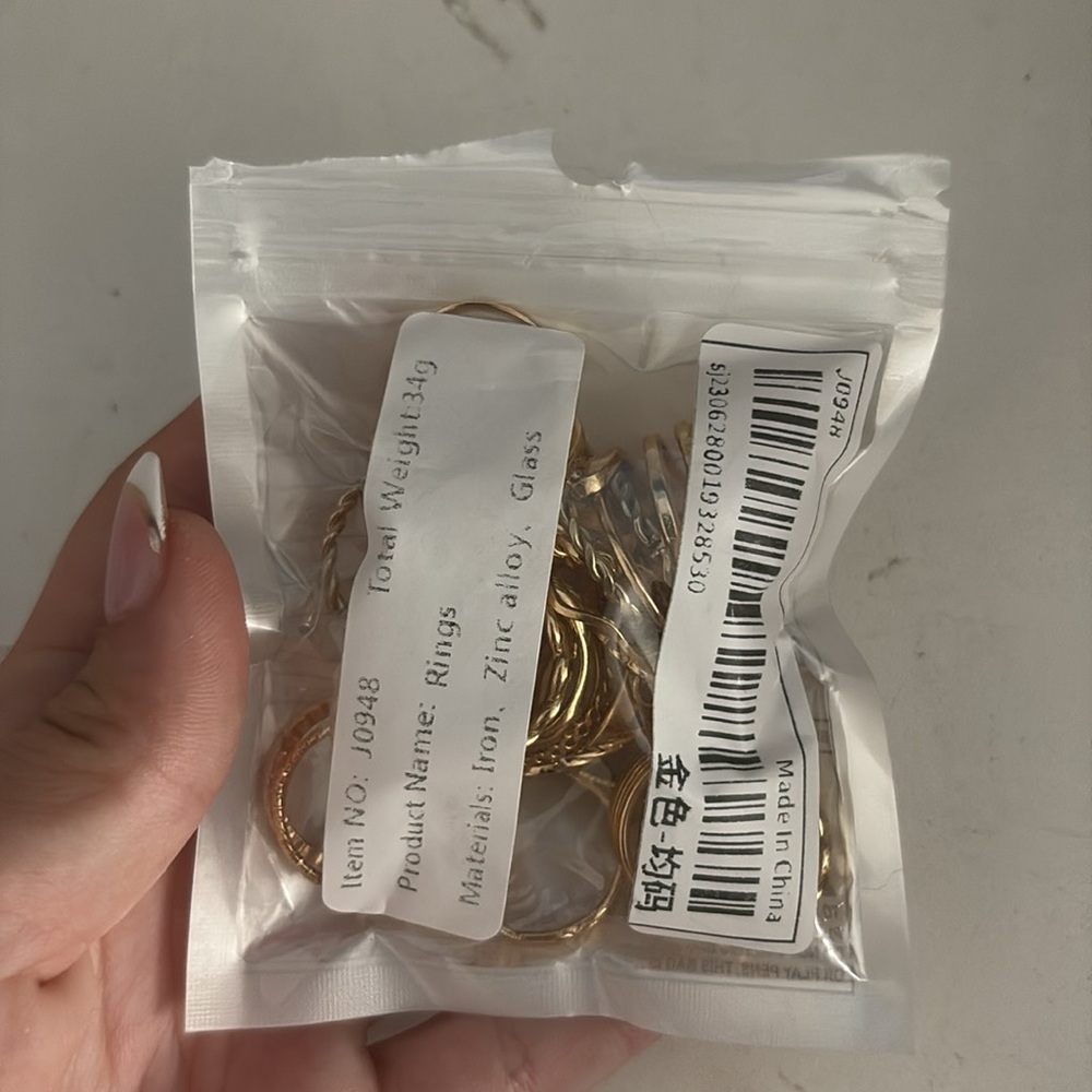 GOLD RINGS - Picture 6 of 6